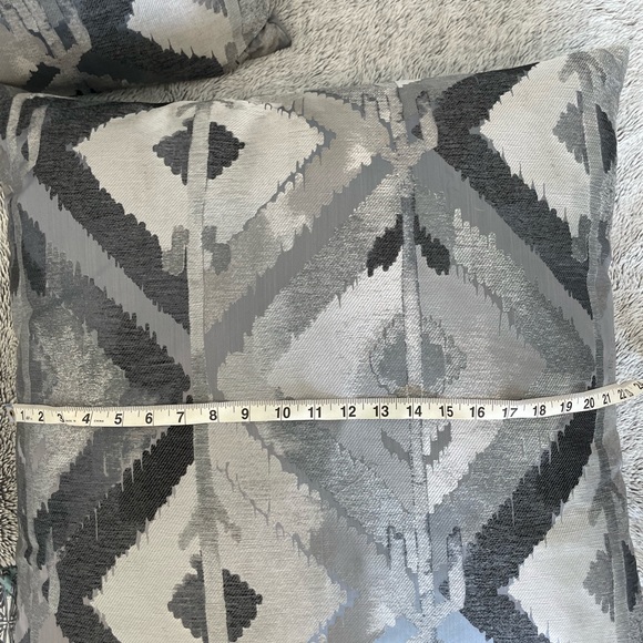 Z Gallerie throw pillow set - Picture 2 of 3